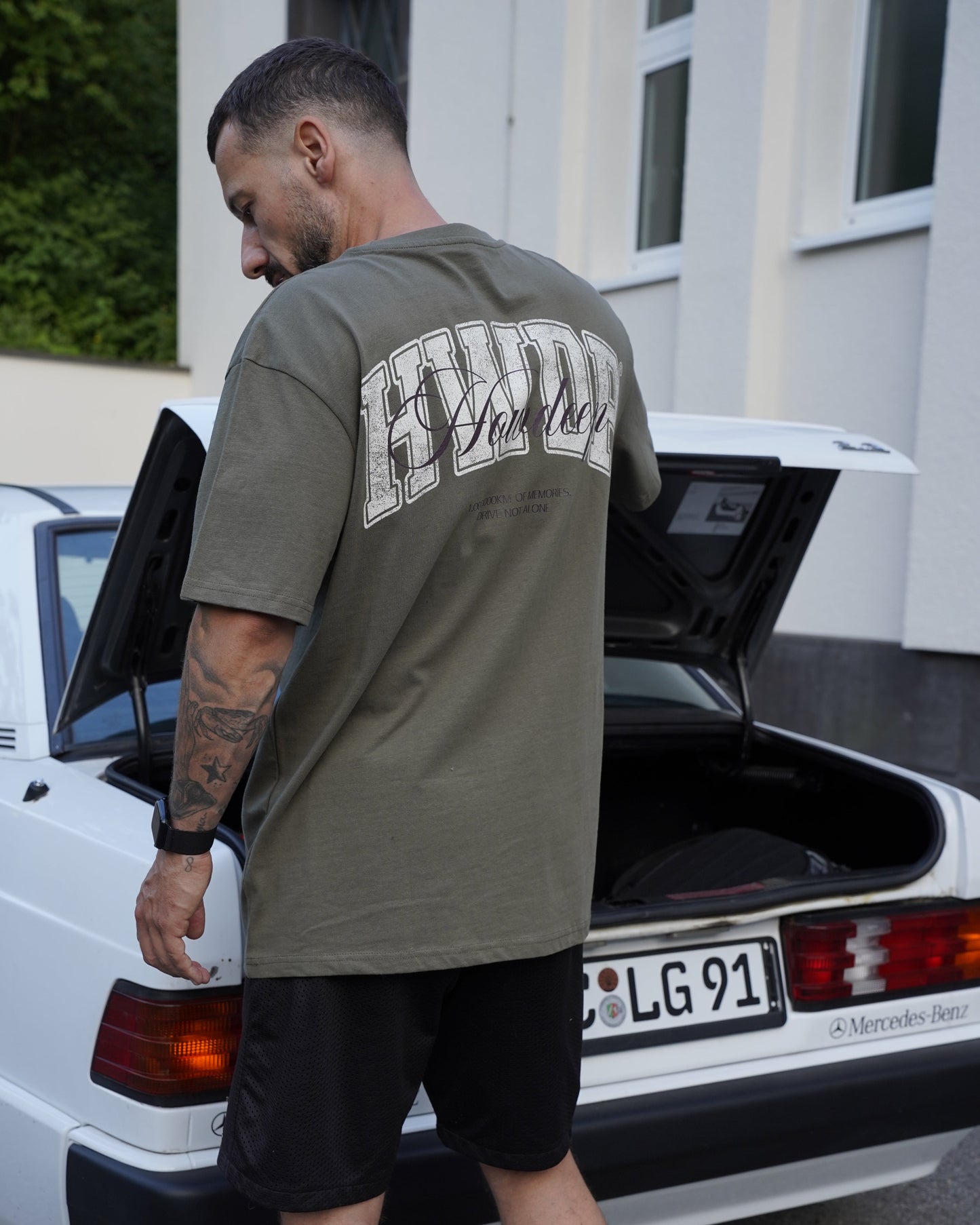 OPEN ROAD – HOWDEEP Premium T-Shirt Olive