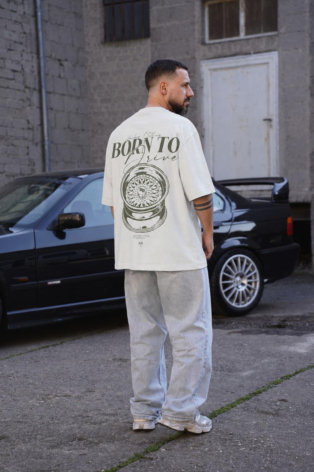 BORN TO DRIVE V2– HOWDEEP Premium T-Shirt Offwhite