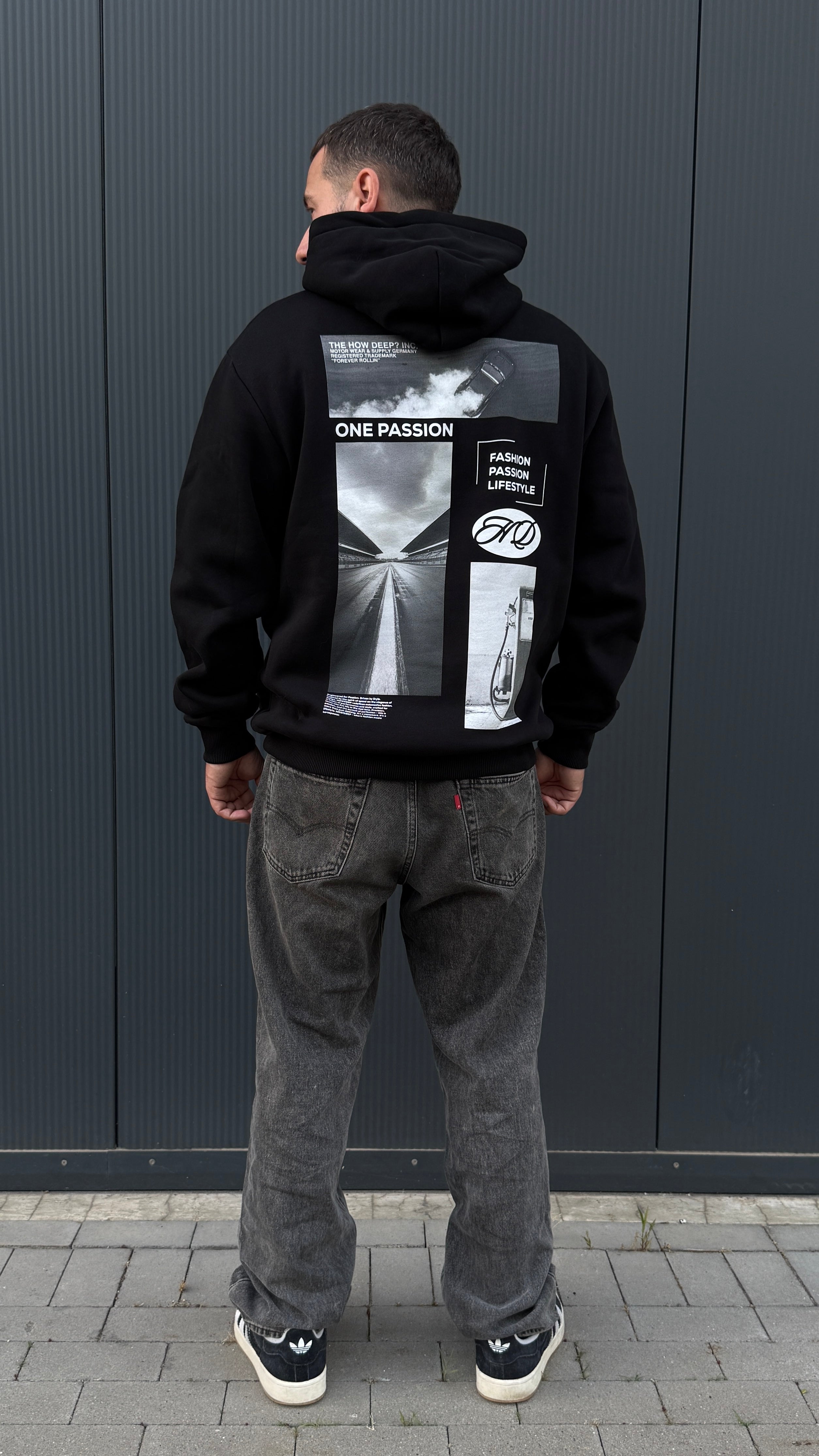 ONE PASSION - Premium Hoodie