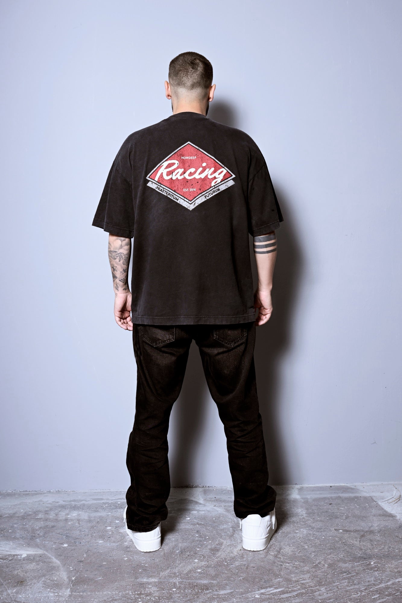 VINTAGE BLCK - Premium Shirt - HOW DEEP