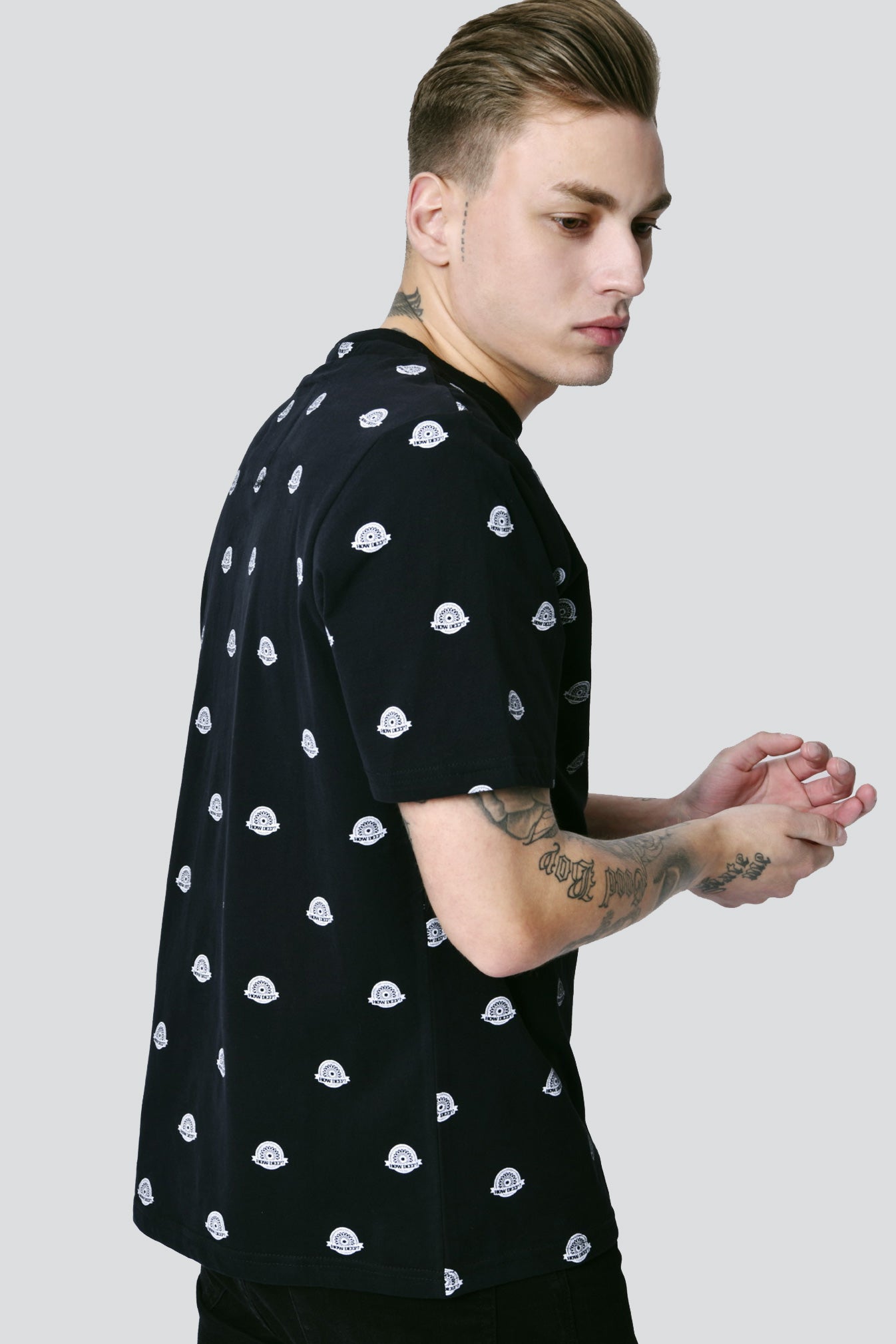 ALL OVER BLACK - Premium Shirt