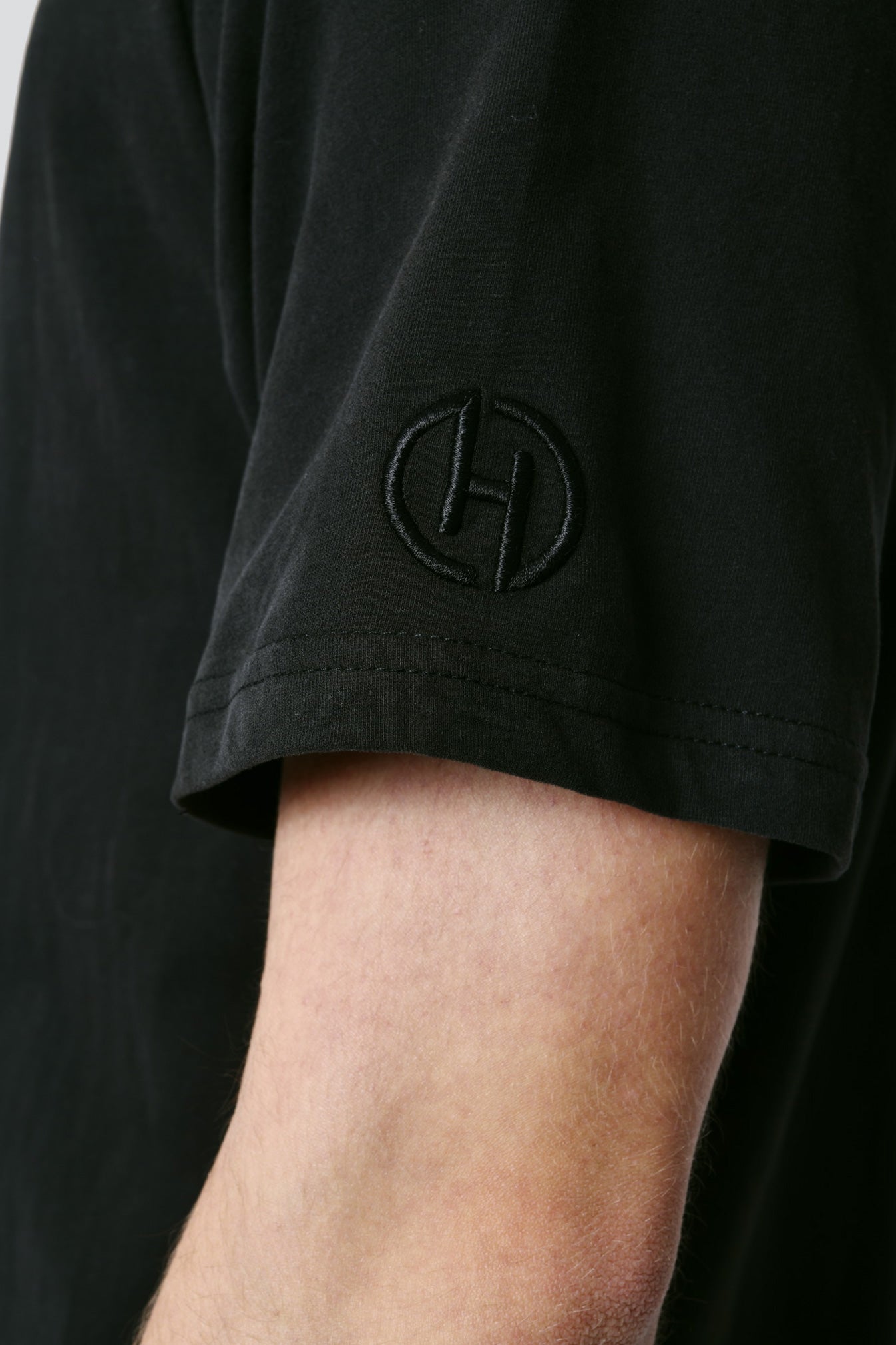 CREW BLACK - Premium Shirt