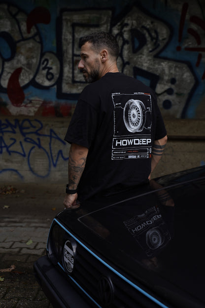 HOWDEEP OFFSET T-Shirt Black getragen – Backprint vor Youngtimer