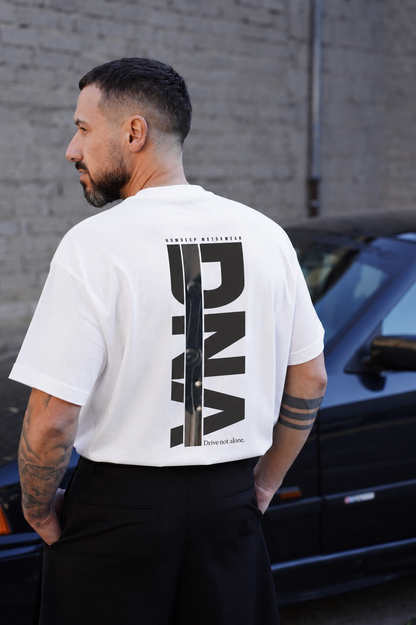 DRIVE NOT ALONE – HOWDEEP Premium T-Shirt Offwhite