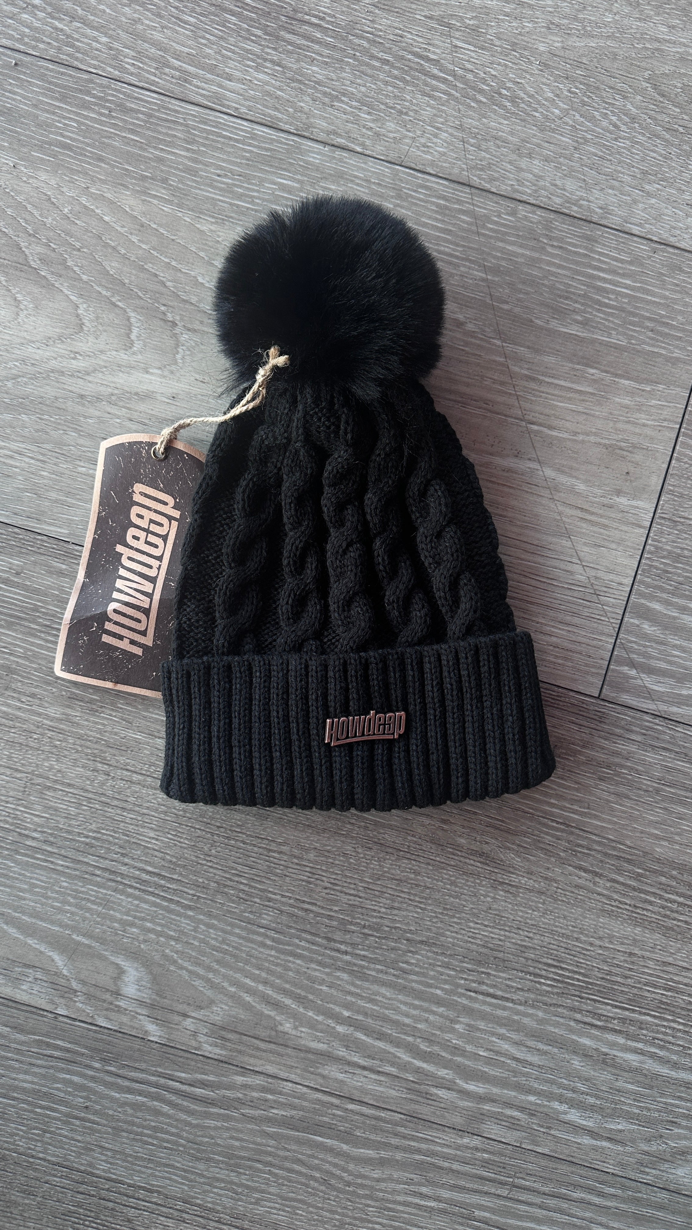 BLACK BOBBLE Limited Premium Beanie