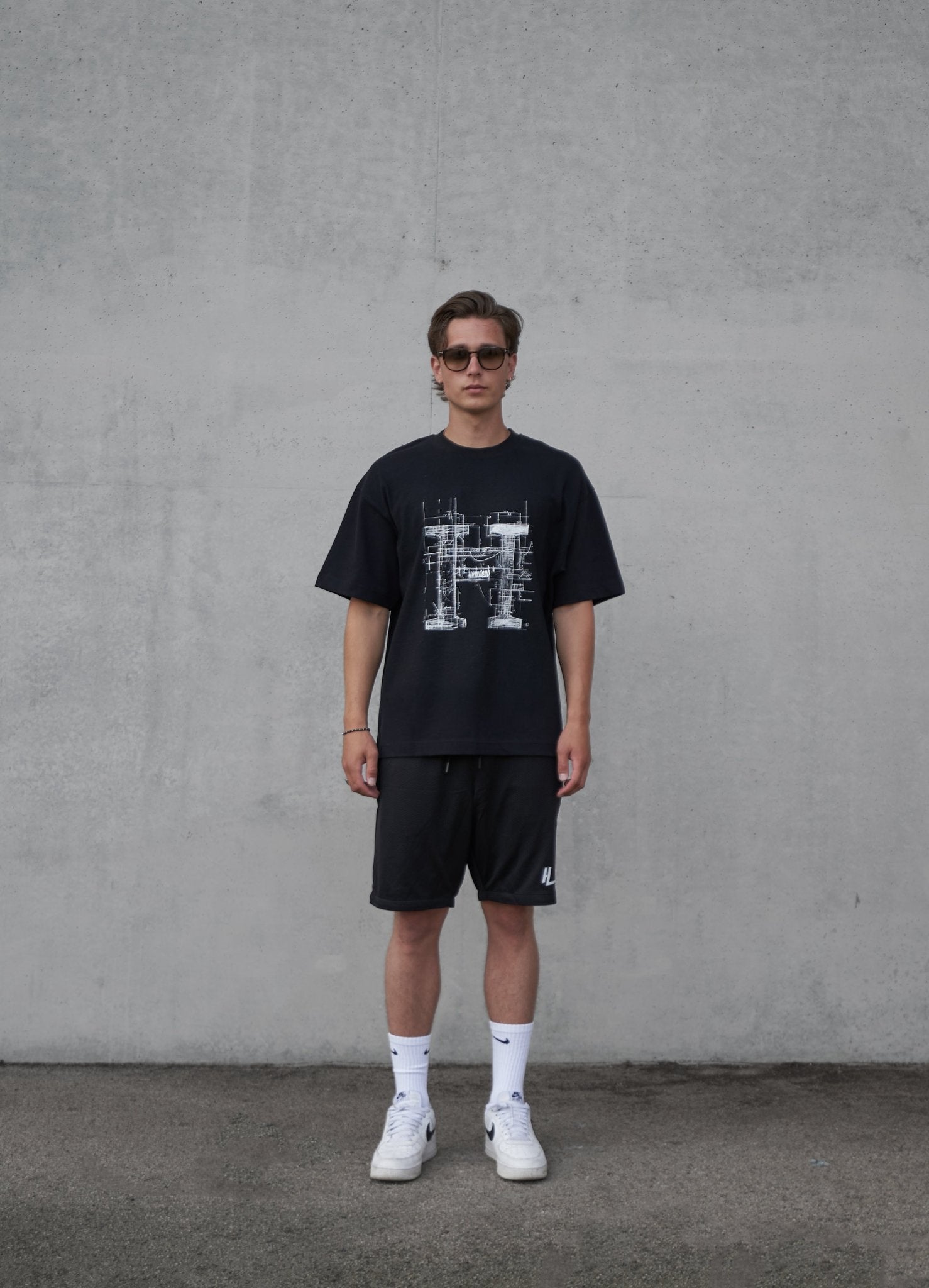 HWDP LINES BLACK - HOW DEEP