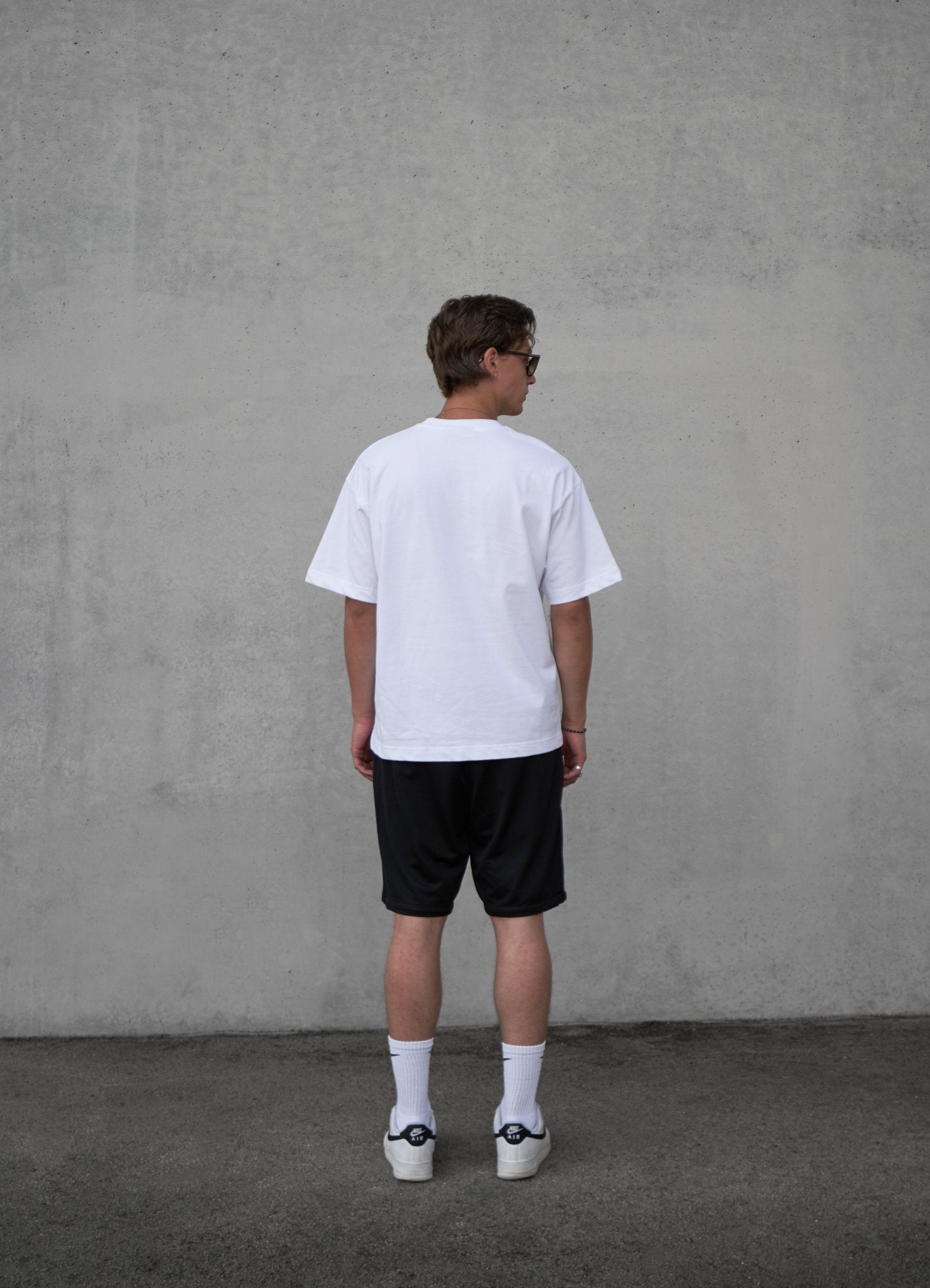 HWDP LINES WHITE - HOW DEEP